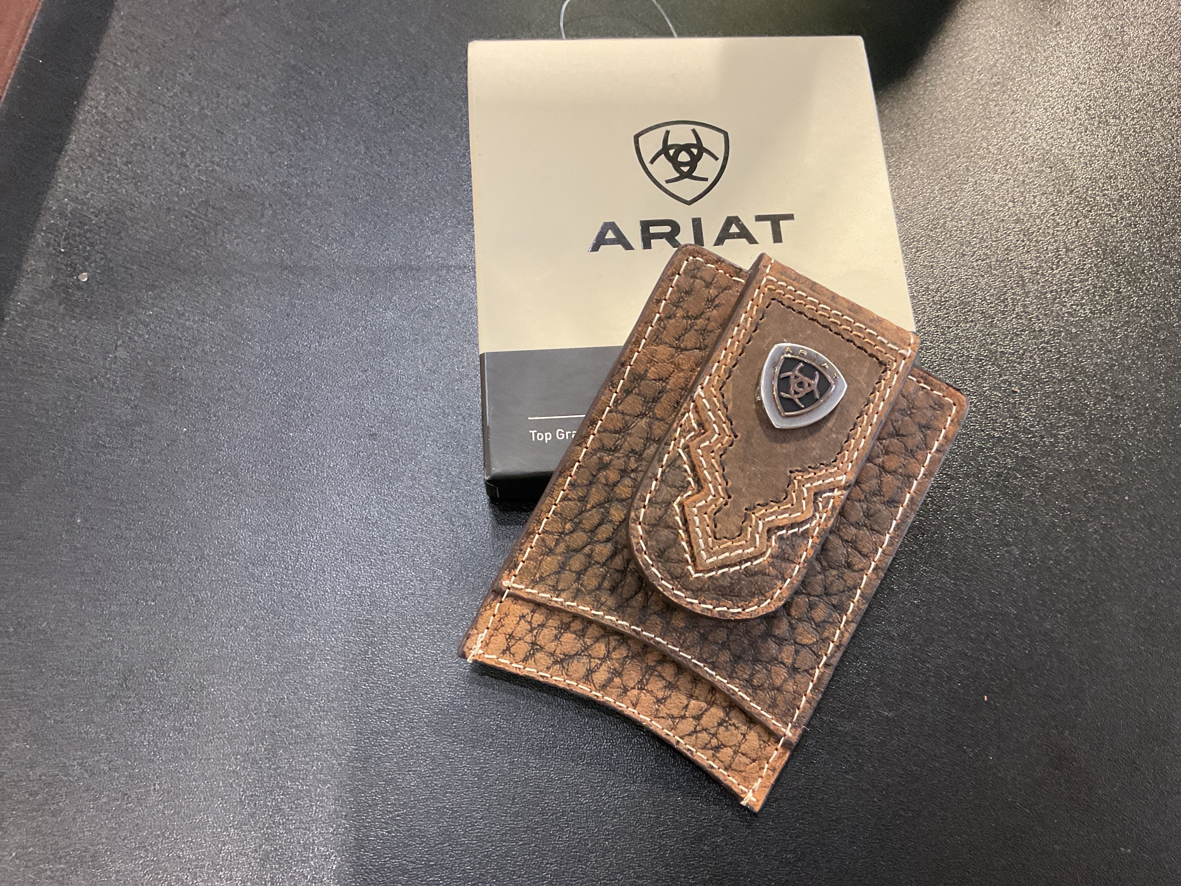 Money Clip Rowdy Ariat logo